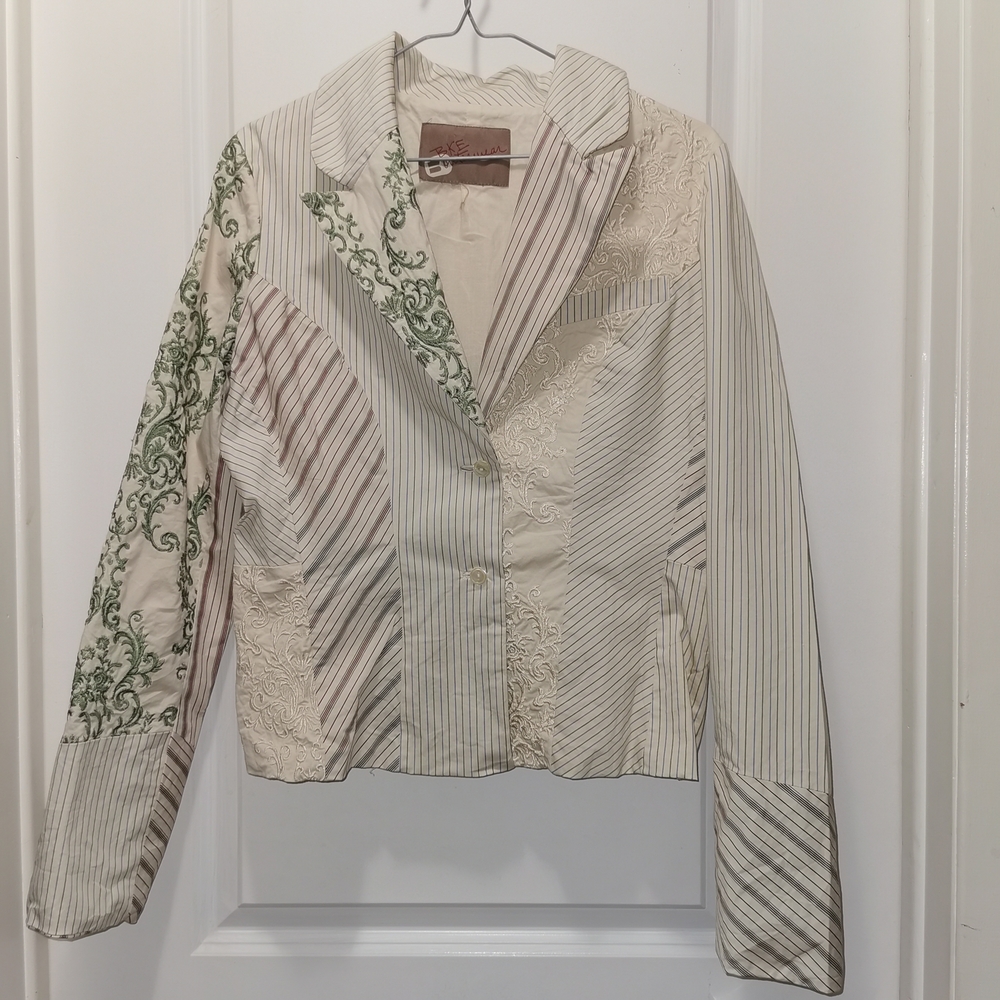 Vintage BKE Women's‎ Cream and Green Embroidered Blazer
